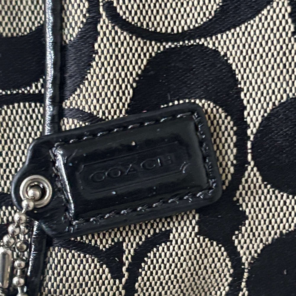 Coach Monogram Canvas Wristlet Black and tan Signature
( PREOWNED) - Picture 7 of 11
